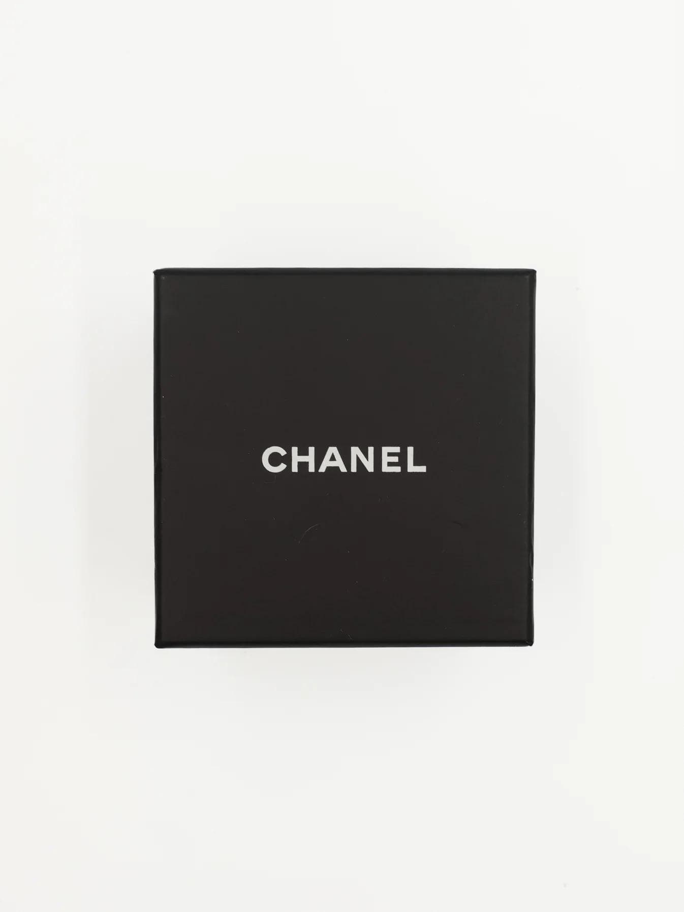 Chanel CC Pearl - Image 4
